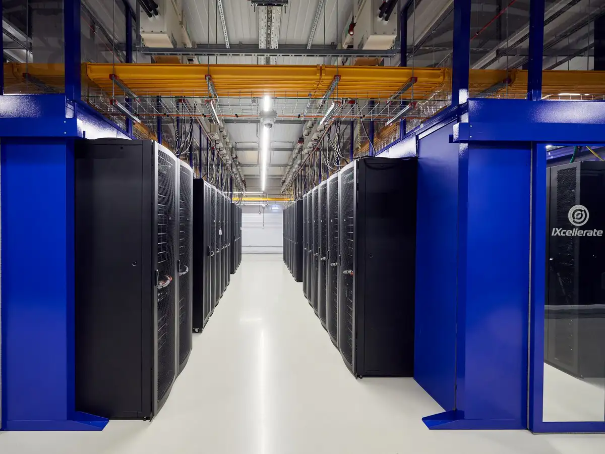Группа центров обработки данных IXcellerate South
