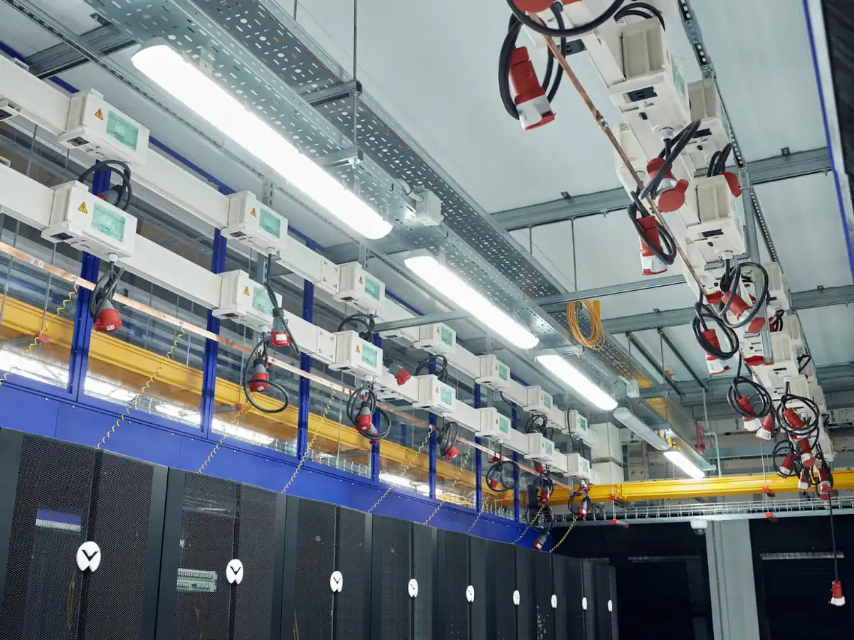Группа центров обработки данных IXcellerate South