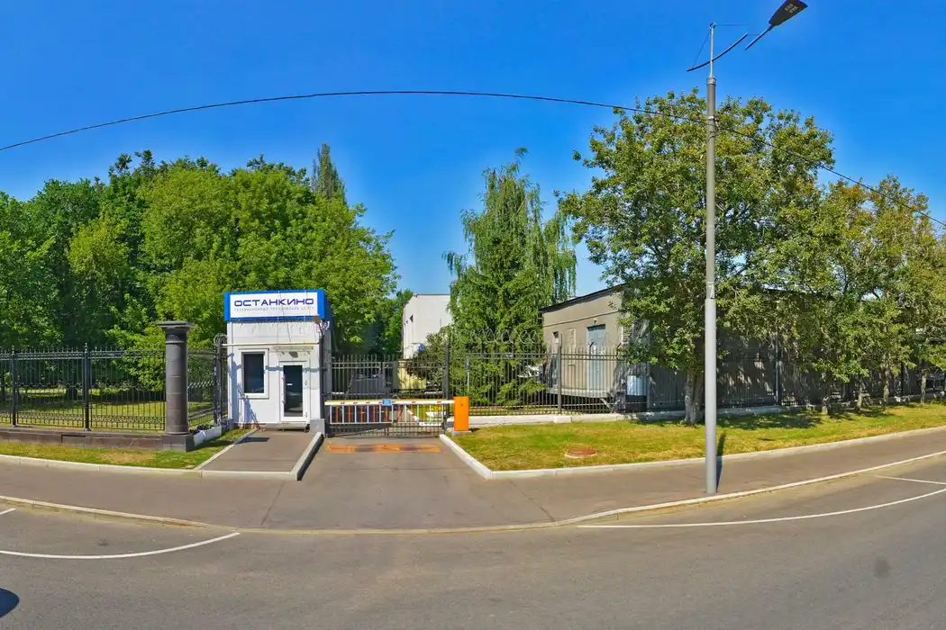 Размещаем серверы<br> в надежных дата-центрах Москвы